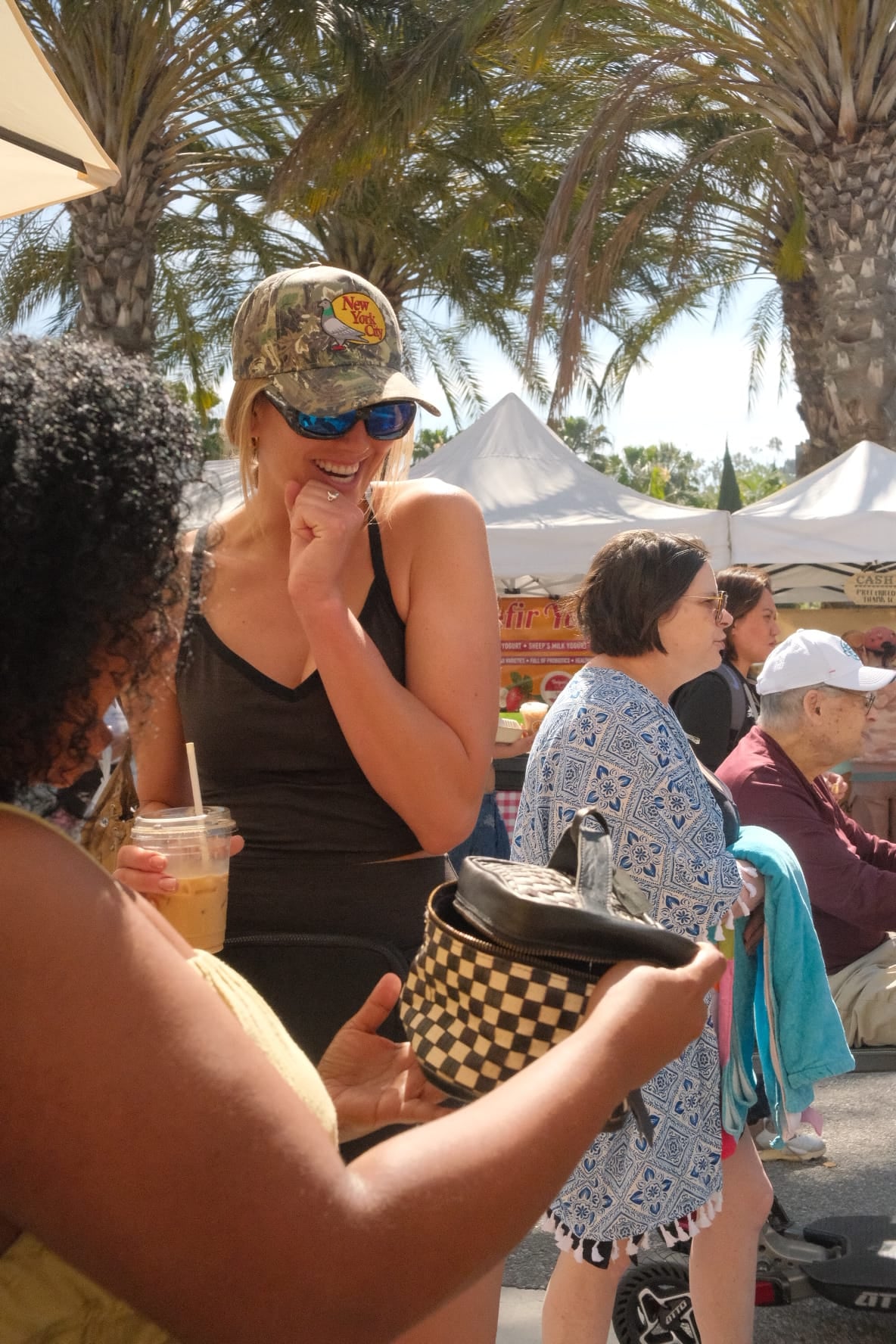 Customer using the Kobo Leather Essentials Case