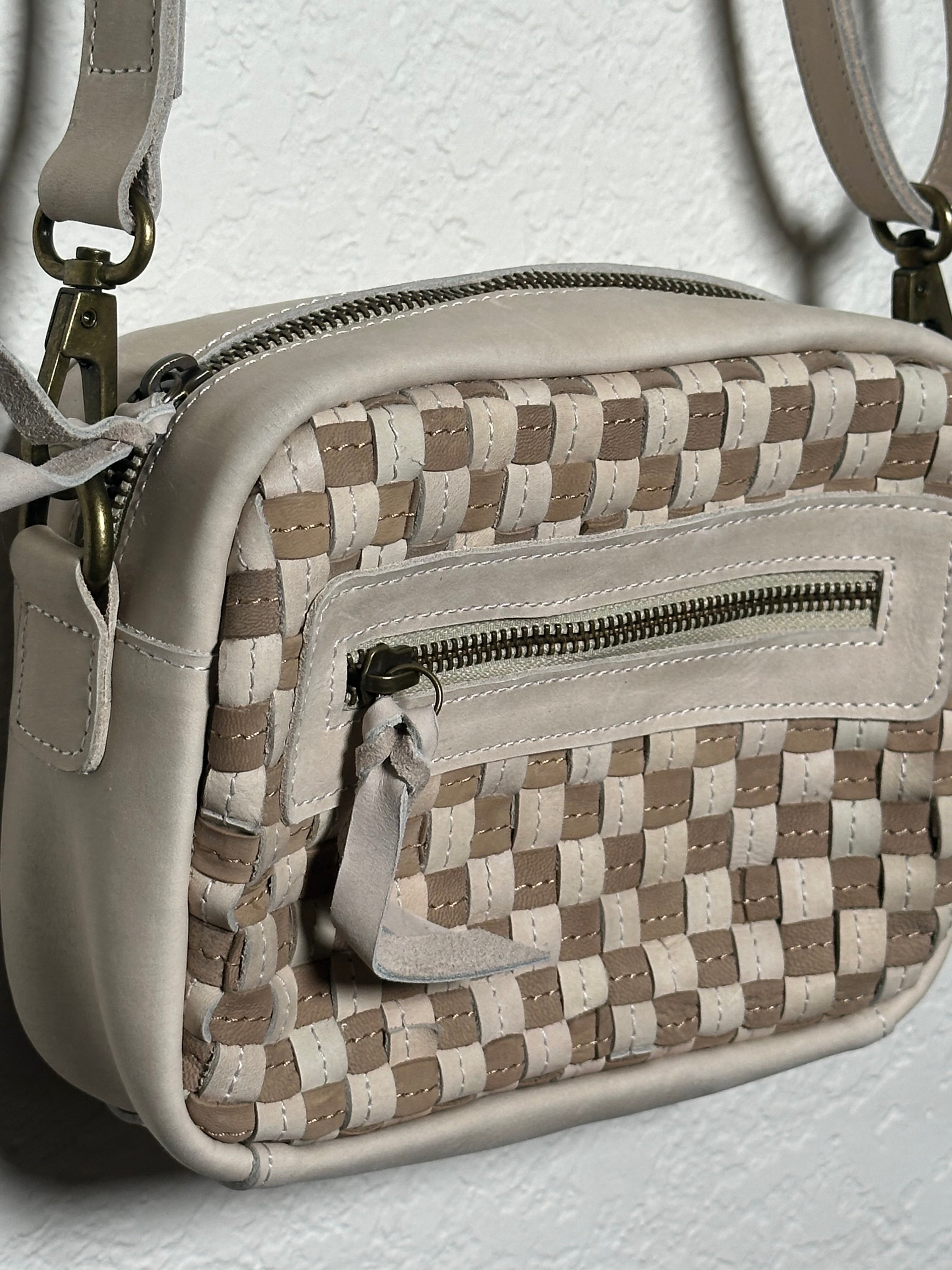 ShopYego Gode Bag Sahara Dune – artisan leather crossbody with off-white and sand checkered weave, versatile shoulder or crossbody wear, handmade in Ethiopia