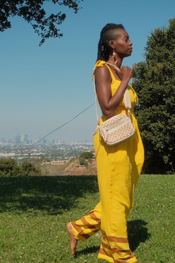ShopYego Gode Bag Sahara Dune – artisan leather crossbody with off-white and sand checkered weave, versatile shoulder or crossbody wear, handmade in Ethiopia