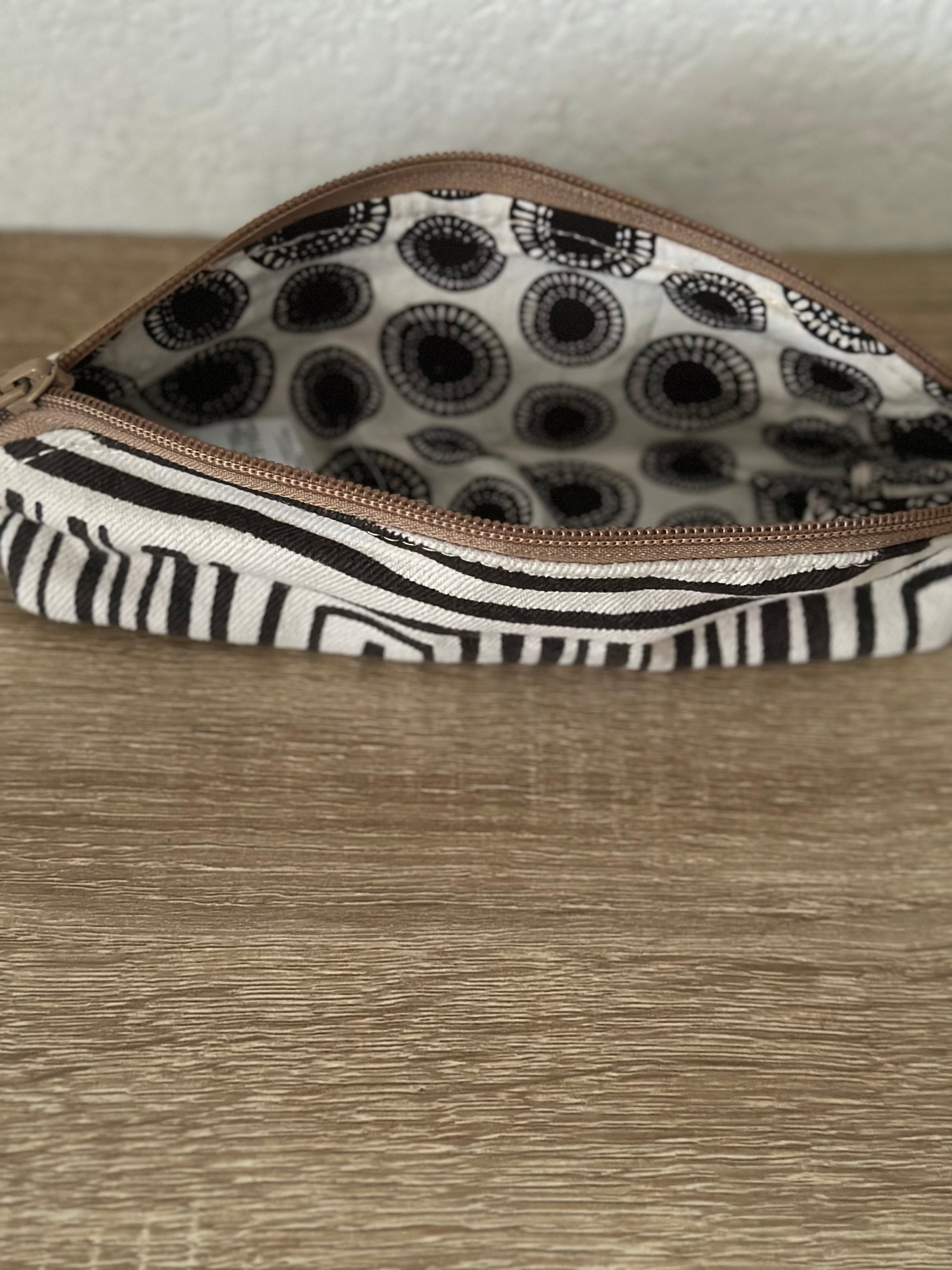 ShopYego Bags Black & White Sebeta Pencase