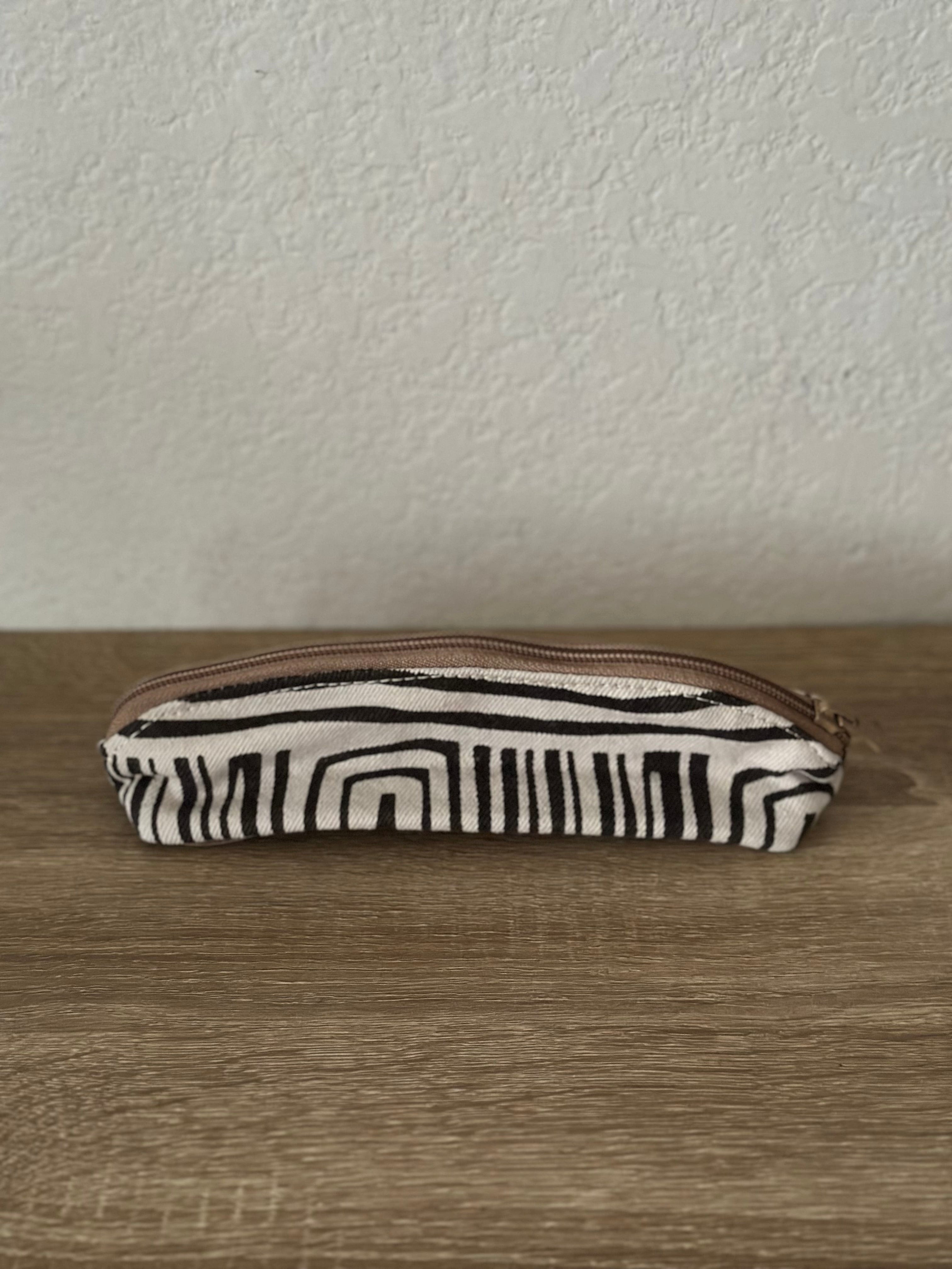 ShopYego Bags Black & White Sebeta Pencase