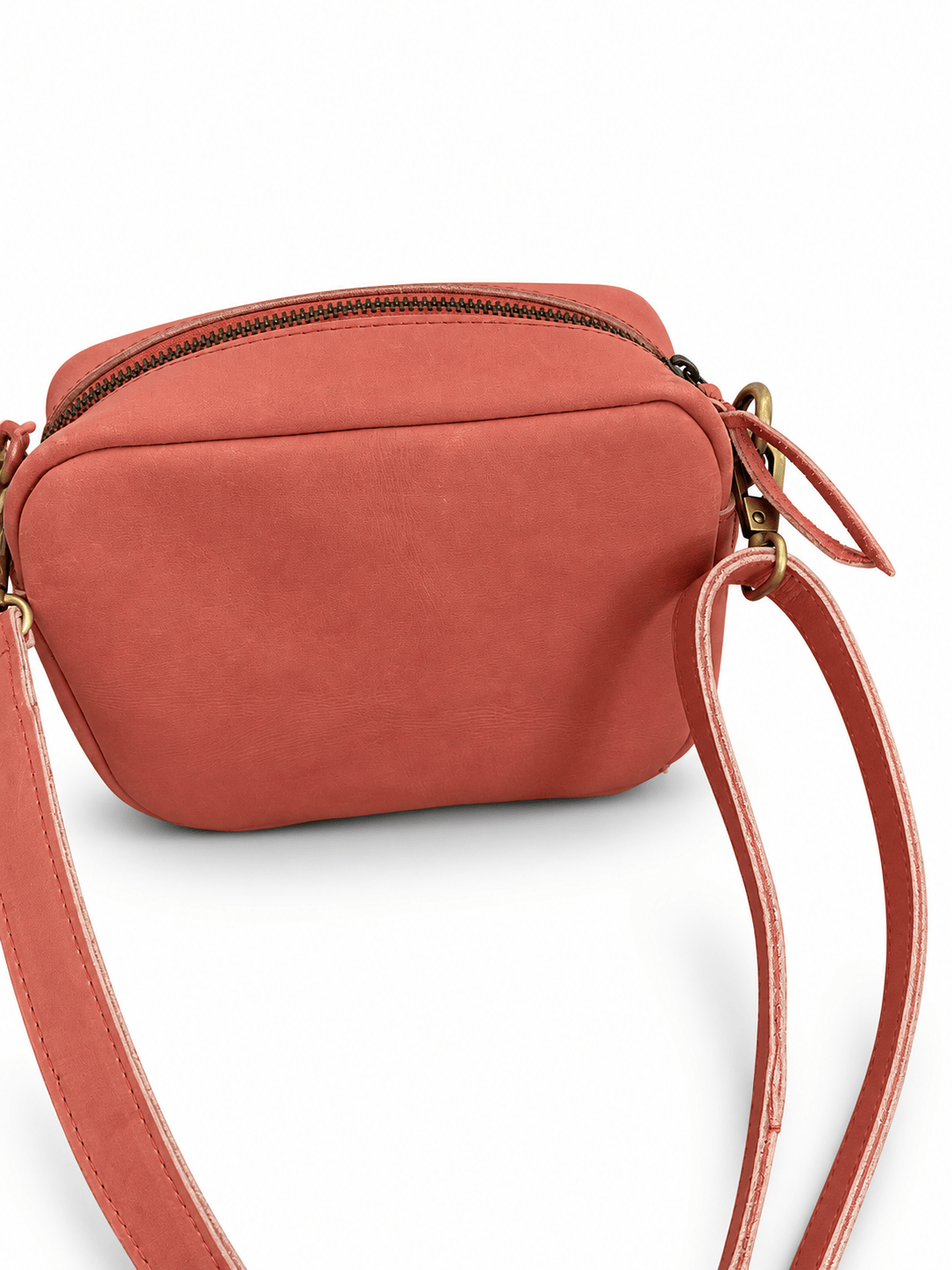 ShopYego Bags Gode Handwoven Leather Mini Crossbody Camera Bag