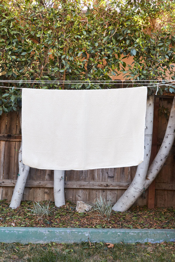 Amadi Throw - Diamond Ecru